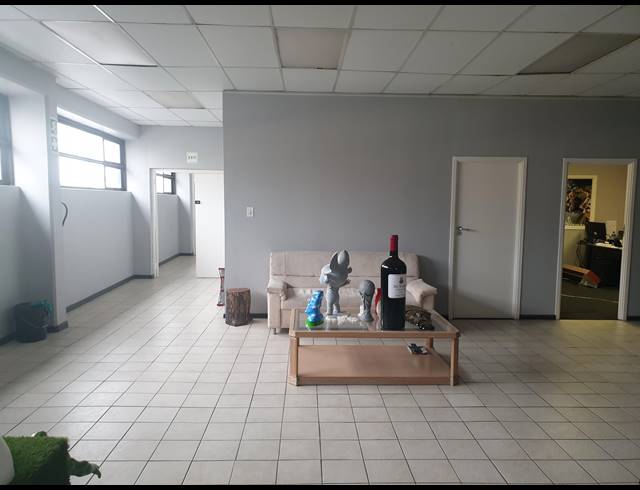1,427M² WORKSHOP TO LET IN SALT RIVER